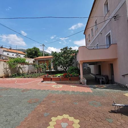 Apartman Pod Nehajem Apartment Senj  Bagian luar foto