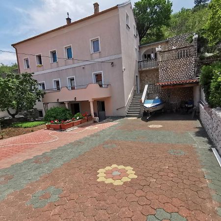 Apartman Pod Nehajem Apartment Senj  Bagian luar foto