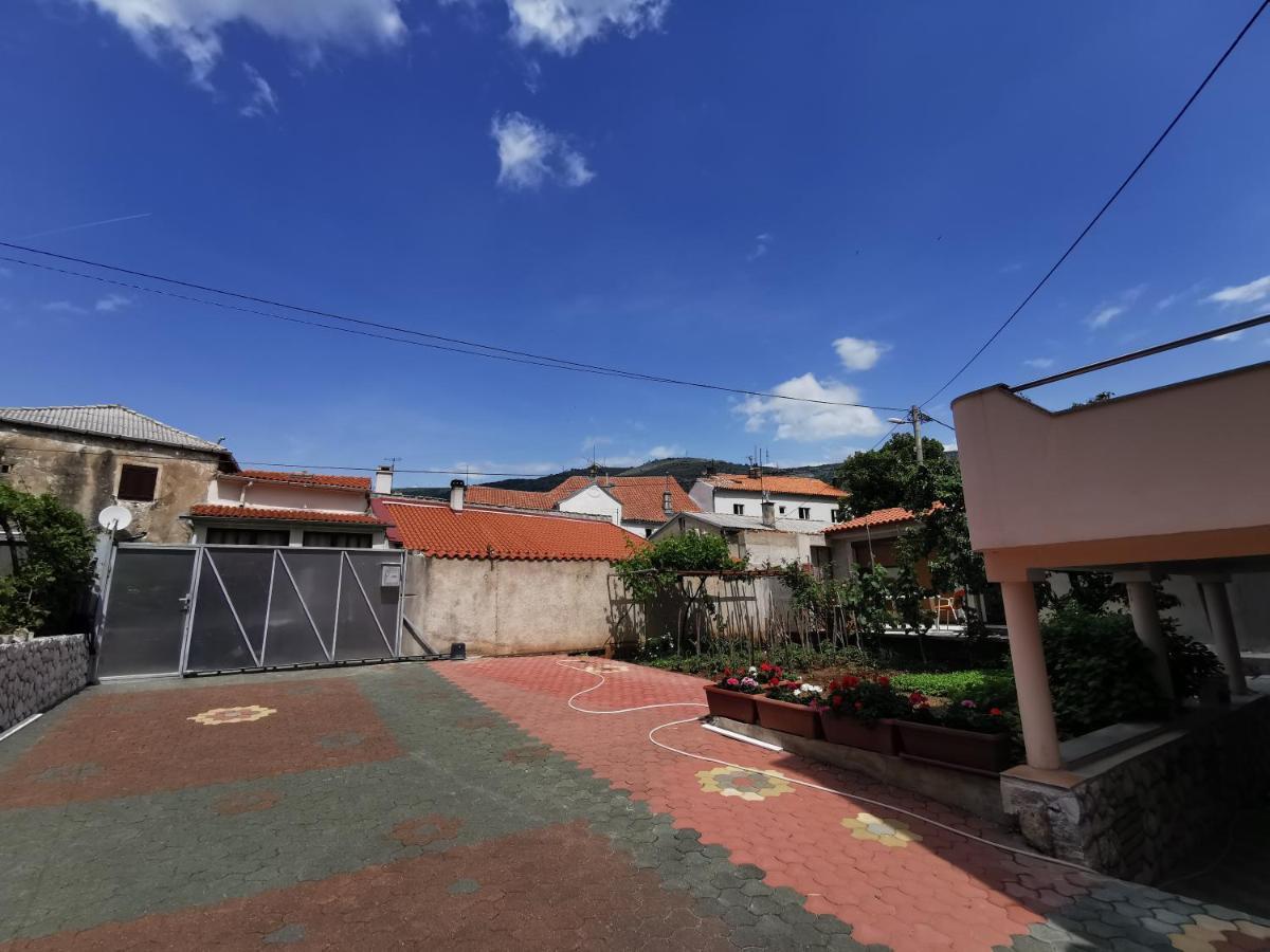Apartman Pod Nehajem Apartment Senj  Bagian luar foto