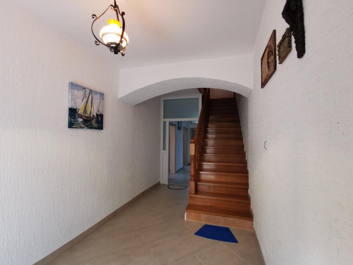 Apartman Pod Nehajem Apartment Senj  Bagian luar foto