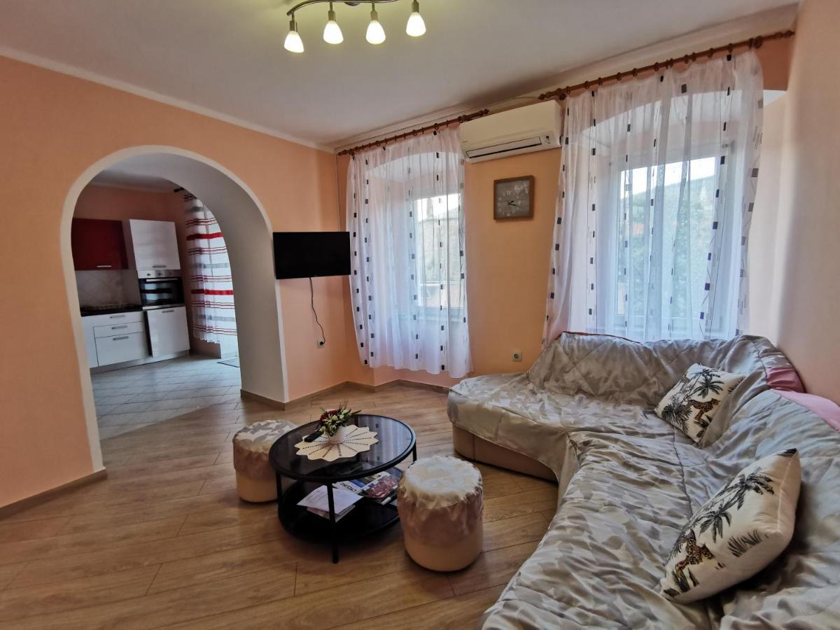 Apartman Pod Nehajem Apartment Senj  Bagian luar foto