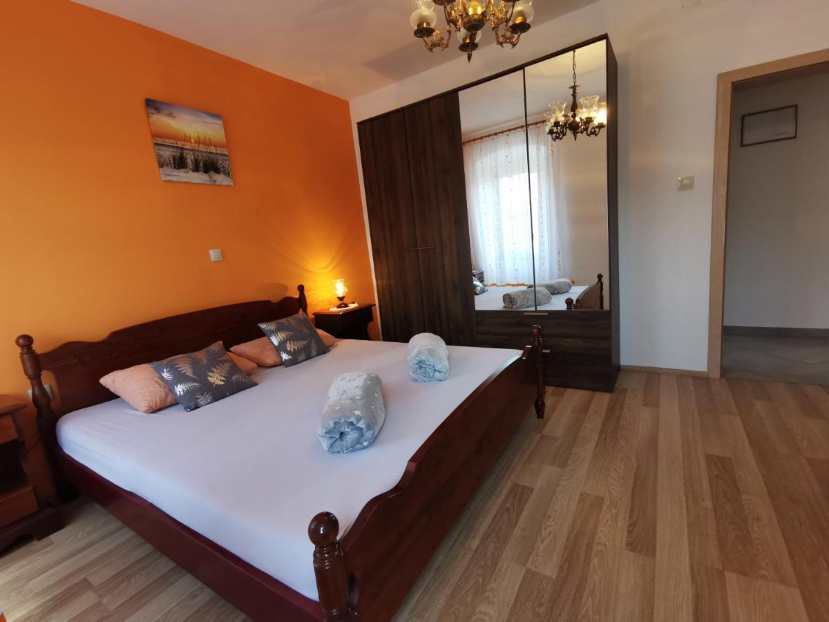 Apartman Pod Nehajem Apartment Senj  Bagian luar foto
