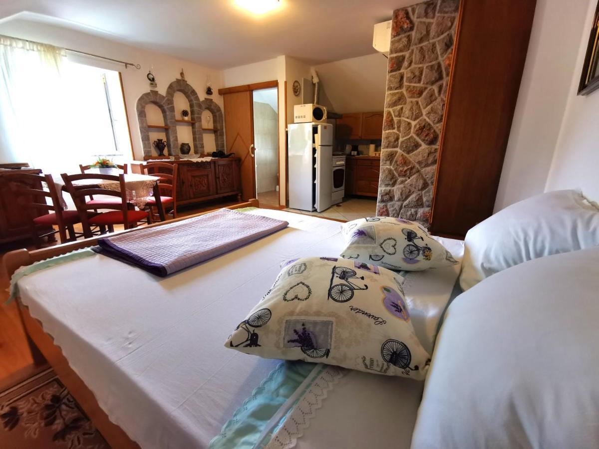 Apartman Pod Nehajem Apartment Senj  Bagian luar foto