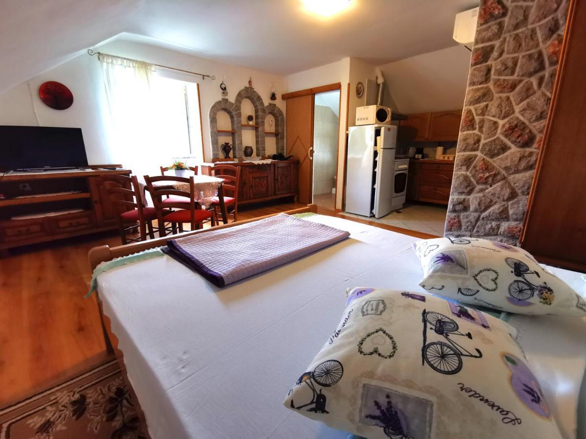 Apartman Pod Nehajem Apartment Senj  Bagian luar foto