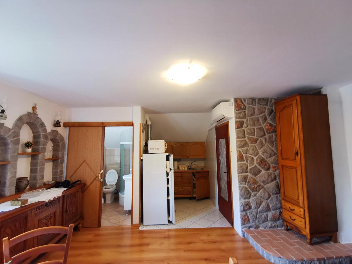 Apartman Pod Nehajem Apartment Senj  Bagian luar foto