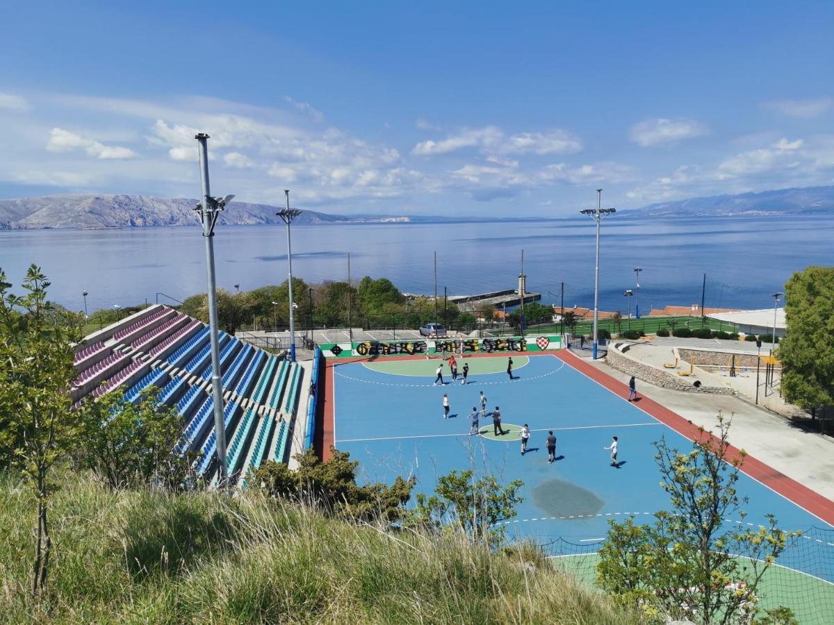 Apartman Pod Nehajem Apartment Senj  Bagian luar foto