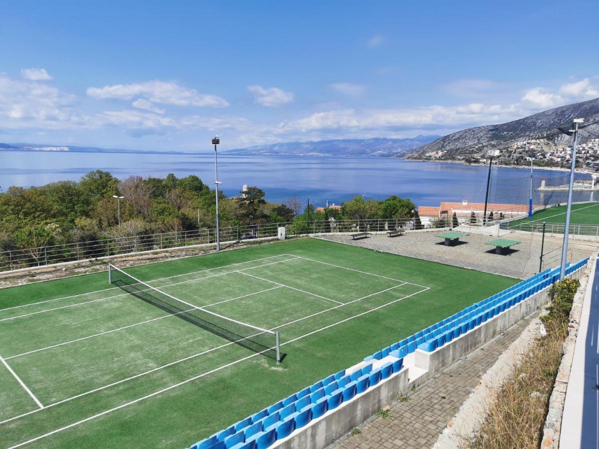 Apartman Pod Nehajem Apartment Senj  Bagian luar foto