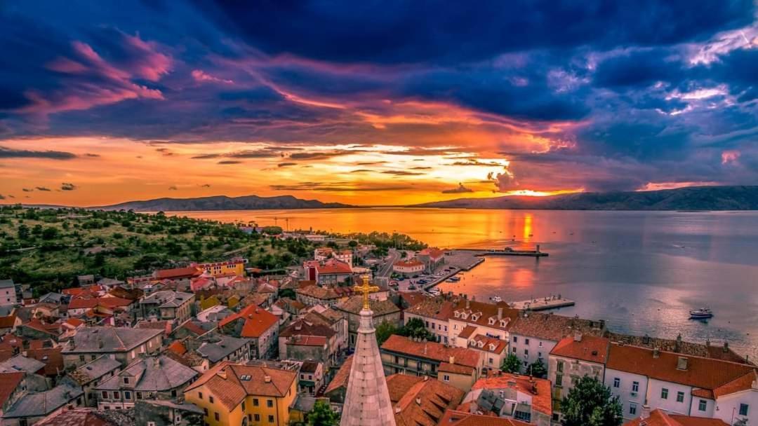 Apartman Pod Nehajem Apartment Senj  Bagian luar foto
