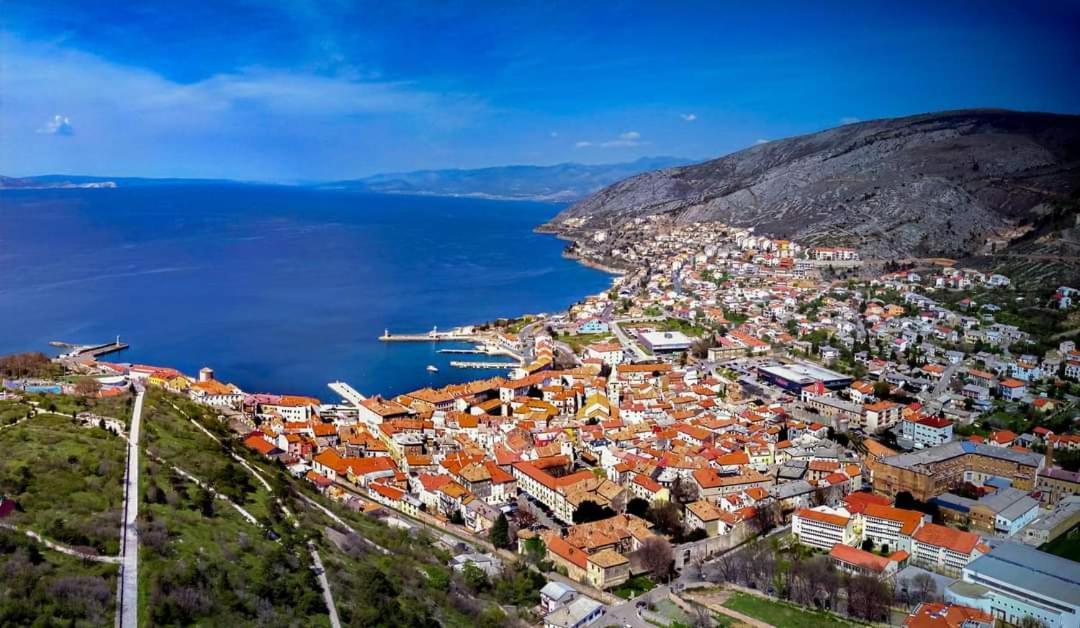 Apartman Pod Nehajem Apartment Senj  Bagian luar foto