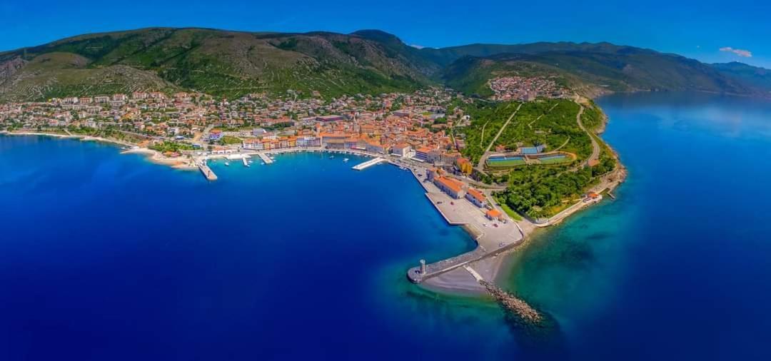 Apartman Pod Nehajem Apartment Senj  Bagian luar foto